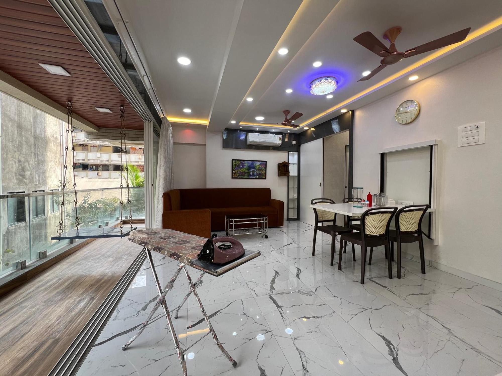Apartament Retreats At Welcome In Lower Parel